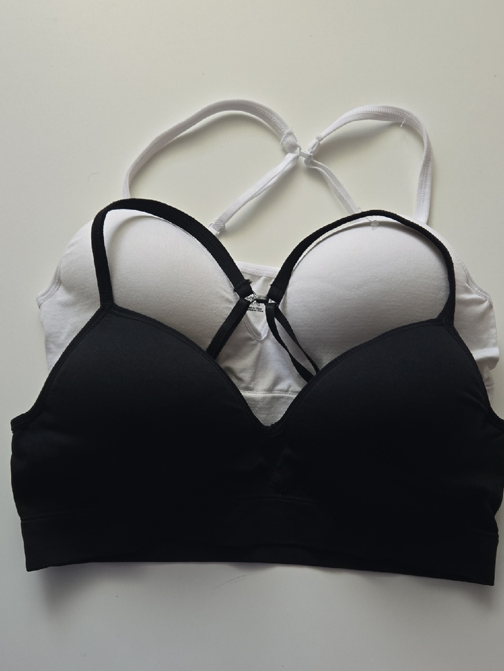 4/$20 ❤️ Black & White Seamless Moulded Sports Bralette (Girls XL/Womens XS)